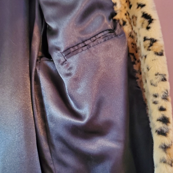 Fabulous Furs leopard print stroller coat size Small EUC - Picture 4 of 6